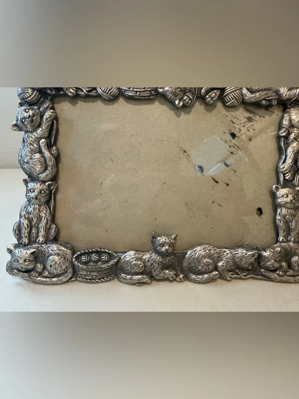 Vintage Embossed Pewter Kitty Cats Playing Photo Frame 4 x 6” Photo Cat‎ Kitten